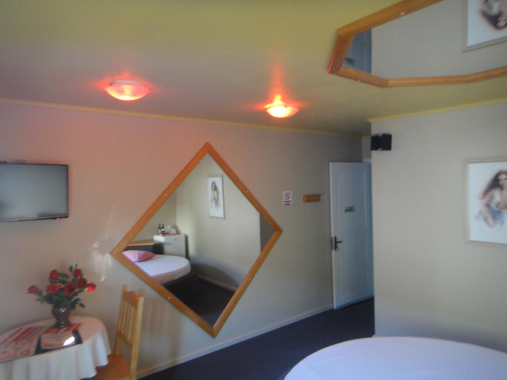 Superior Double Room with Hot Tub,228626603:JPEG